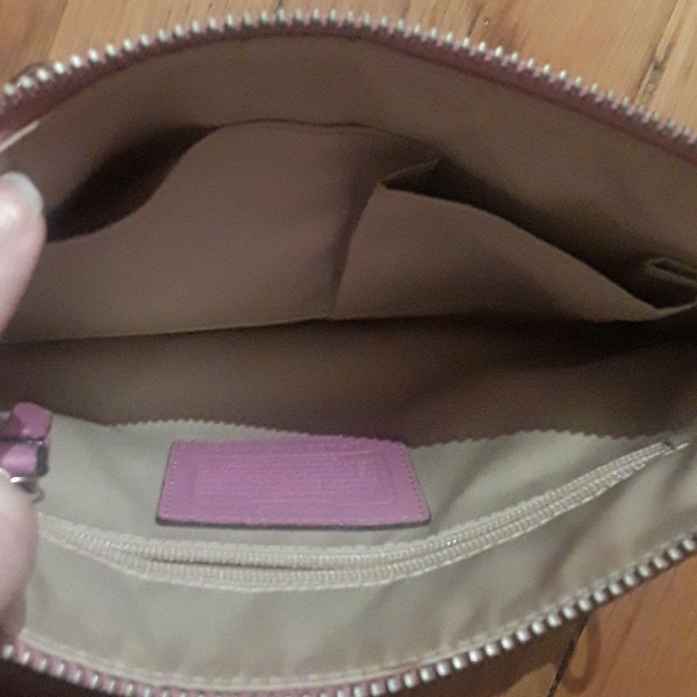 Patent leather Coach purse - Picture 4 of 4